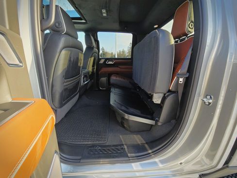 New 2026 GMC Sierra 2500 Denali Ultimate w/ LPO, Black Badging Package image 15