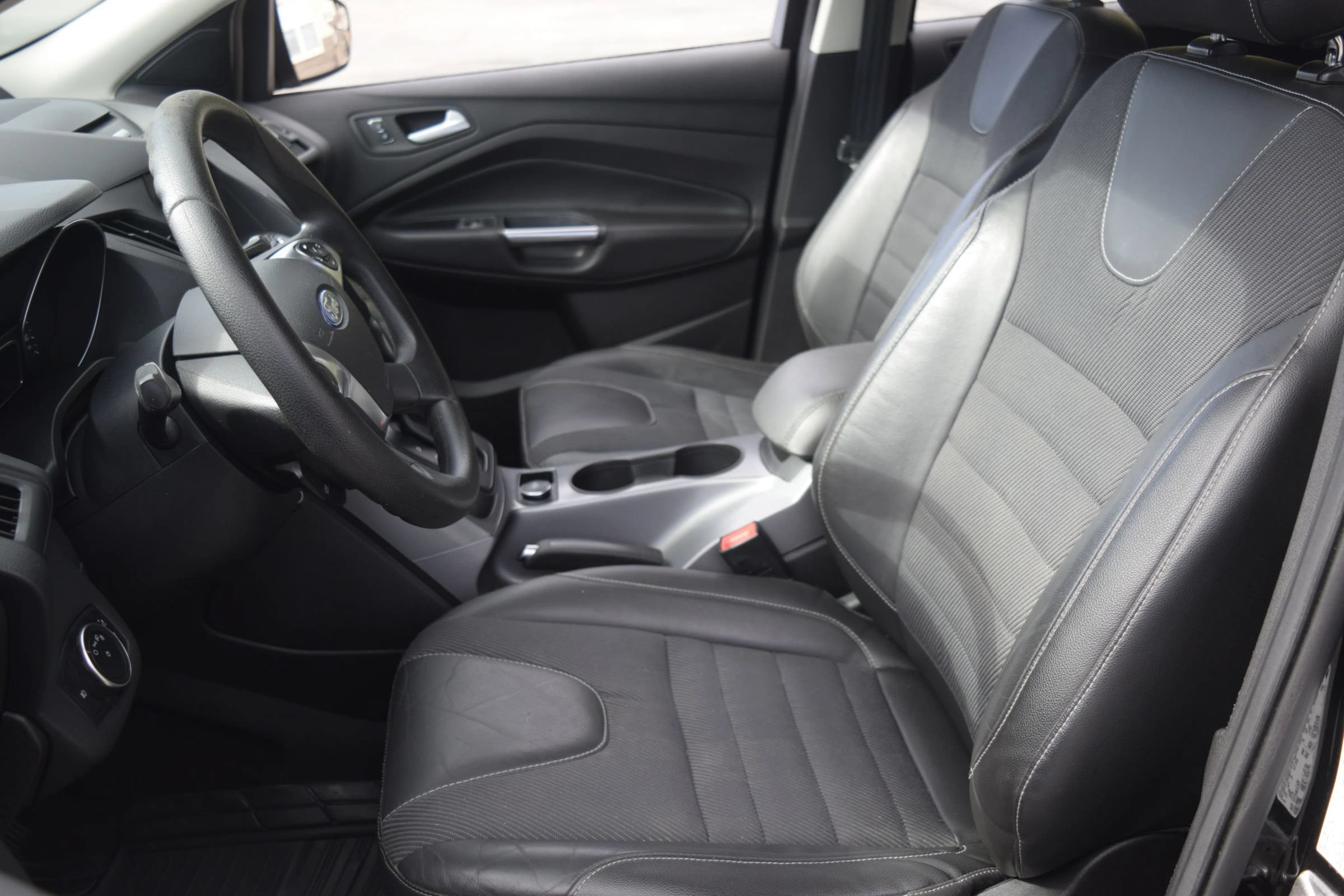Used 2015 Ford Escape SE w/ SE Chrome Package FWD image 6