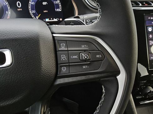 New 2025 Jeep Grand Cherokee L Altitude image 26