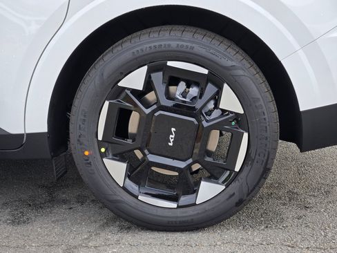 New 2026 Kia Carnival EX image 17