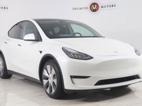 Used 2021 Tesla Model Y Long Range image 21