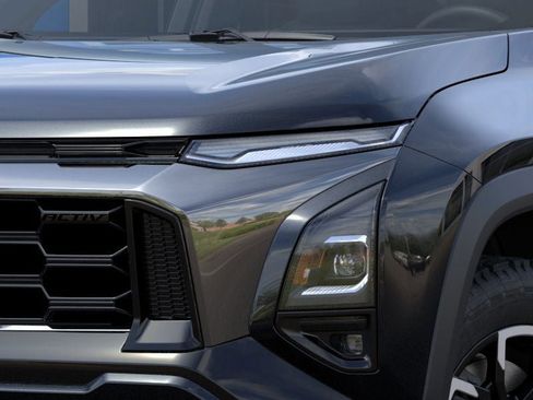 New 2025 Chevrolet Equinox ACTIV w/ Safety and Technology Package image 34