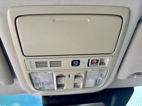 Used 2018 Honda Accord Touring image 27