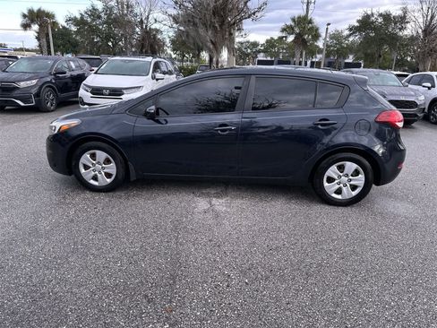 Used 2018 Kia Forte LX image 3