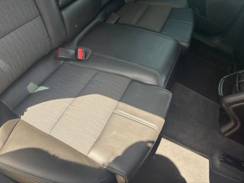 Used 2016 Chevrolet Impala LT w/ Convenience Package FWD image 33