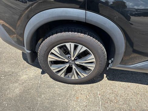 Used 2023 Nissan Rogue SV FWD image 7
