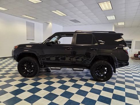 Used 2024 Toyota 4Runner TRD Off-Road Premium w/ Moonroof Package AWD/4WD image 4