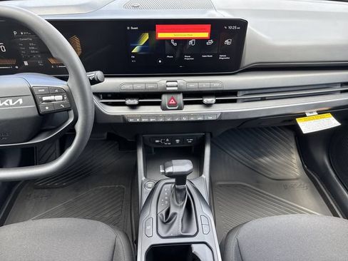 New 2026 Kia K4 FWD image 19