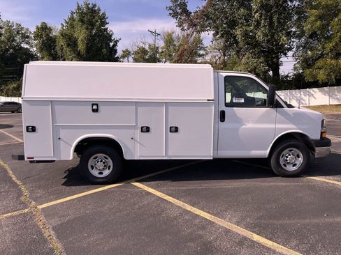 New 2025 Chevrolet Express 3500 w/ Power Convenience Package RWD image 20