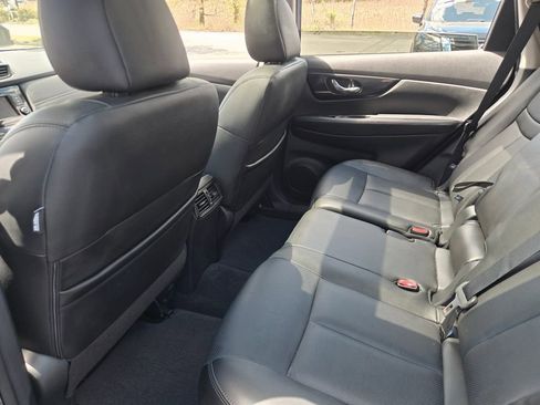 Used 2020 Nissan Rogue SL w/ Premium Package AWD/4WD image 11