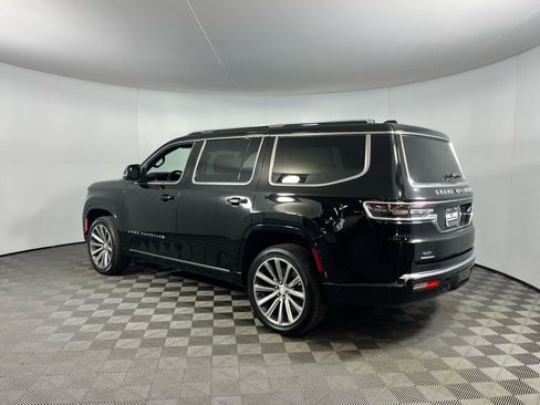 Certified 2022 Jeep Grand Wagoneer Series II w/ Convenience Group III image 7