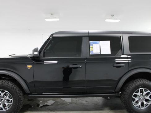 Used 2024 Ford Bronco Badlands AWD/4WD image 6