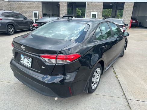 Used 2025 Toyota Corolla LE FWD image 4