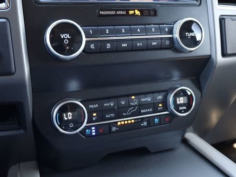 Used 2021 Ford Expedition Max XLT image 23