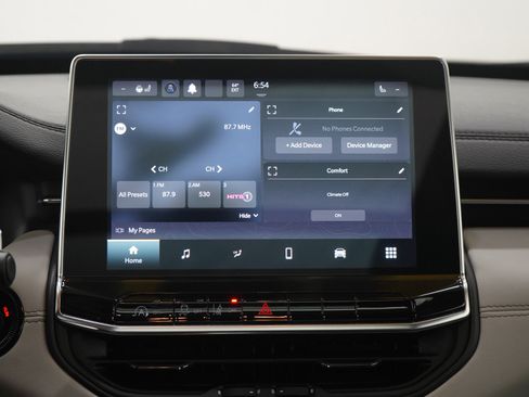 Used 2023 Jeep Compass Limited w/ Sun and Sound Group AWD/4WD image 17