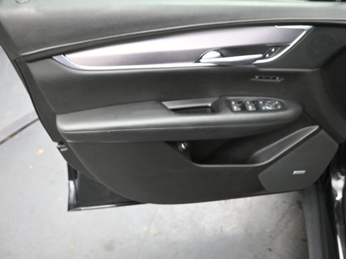 Used 2019 Cadillac XT5 Premium Luxury image 16