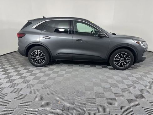 Used 2023 Ford Escape Active w/ Tech Pack #1 AWD/4WD image 5