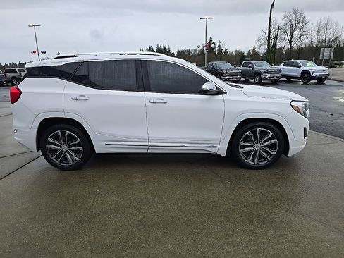 Used 2018 GMC Terrain Denali w/ Advanced Safety Package image 7