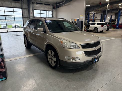 Used 2012 Chevrolet Traverse LT w/ All-Star Edition AWD/4WD image 4