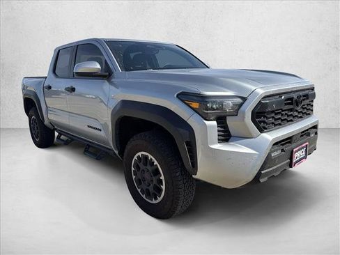 Used 2026 Toyota Tacoma TRD Off-Road AWD/4WD image 3