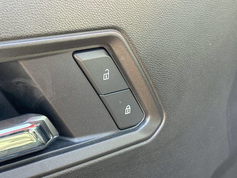 Used 2025 Chevrolet Colorado LT RWD image 20