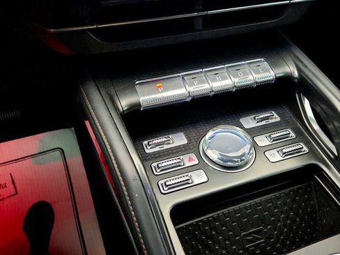 Used 2024 Lincoln Nautilus Reserve w/ Equipment Group 202A AWD/4WD image 19