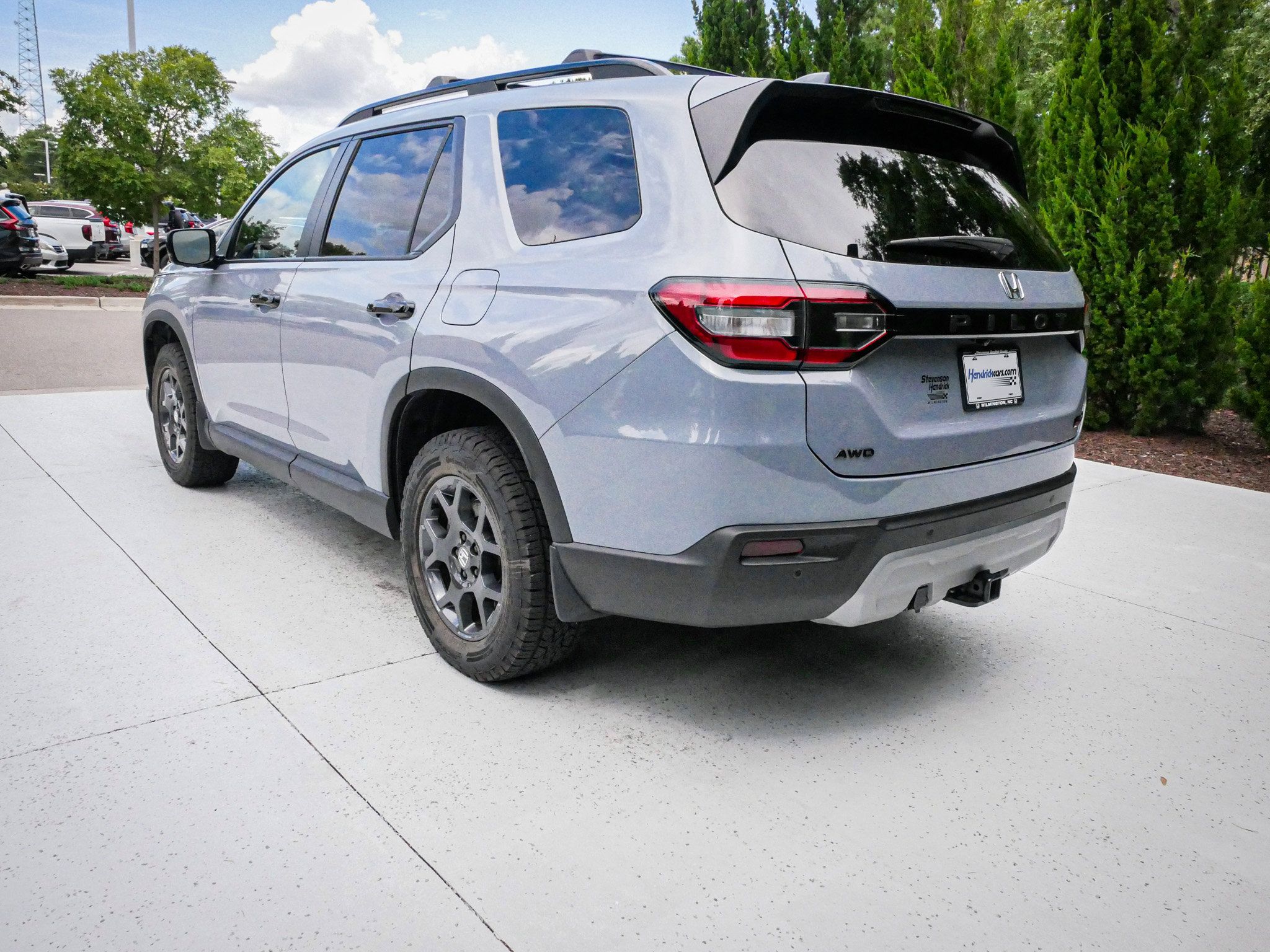 Certified 2025 Honda Pilot TrailSport image 8
