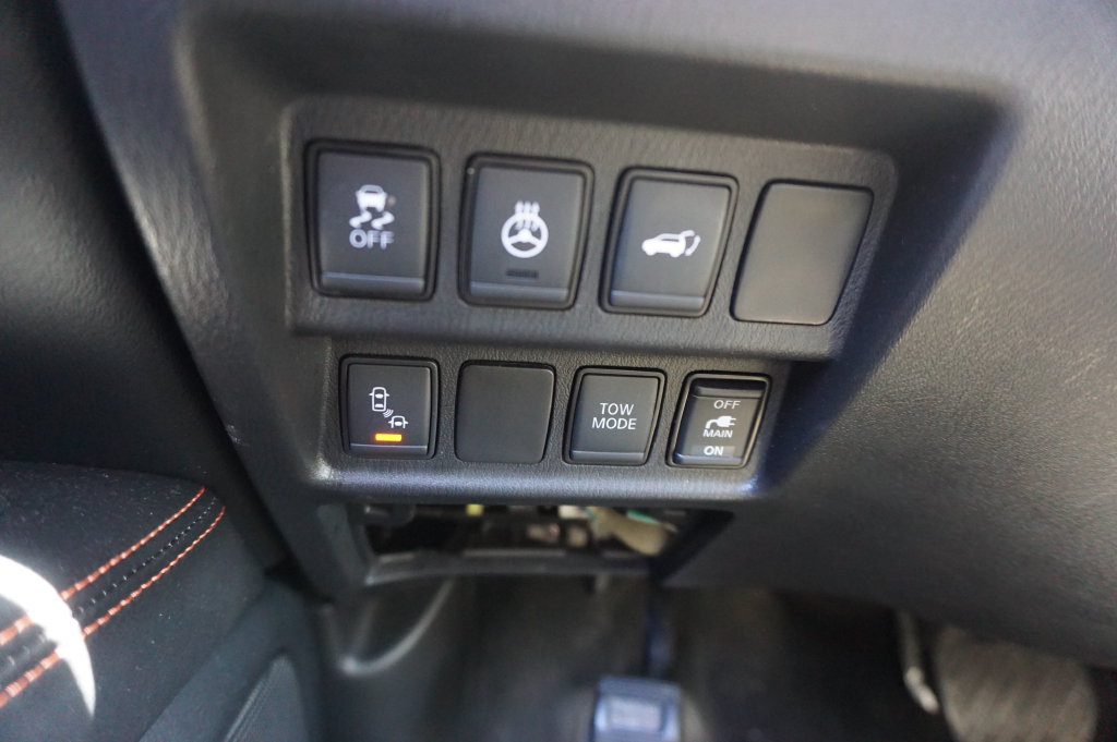 Used 2019 Nissan Pathfinder SL FWD image 5