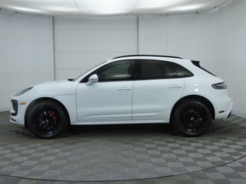 Used 2022 Porsche Macan S image 8