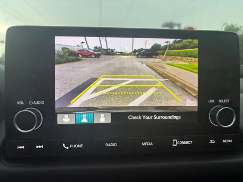Used 2024 Honda HR-V LX image 4
