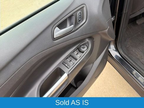 Used 2017 Ford Escape SE w/ Equipment Group 201A FWD image 11