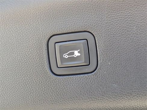 Used 2019 Buick Enclave Avenir w/ Avenir Technology Package image 14