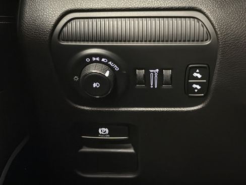Used 2024 Jeep Wagoneer 4WD w/ Premium Group I image 32