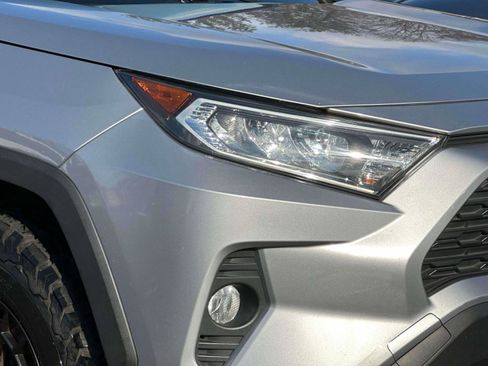 Used 2019 Toyota RAV4 XLE image 7
