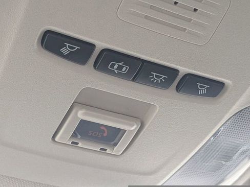 Used 2022 Toyota Corolla LE image 29