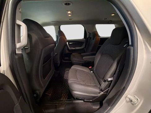 Used 2010 GMC Acadia SLE image 19