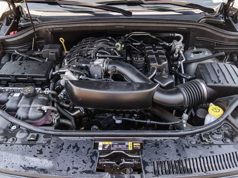 Used 2024 Dodge Durango GT w/ Blacktop Package AWD/4WD image 29
