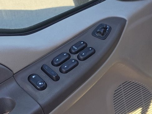 Used 2004 Ford F350 XLT image 26