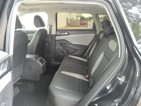 Used 2022 Volkswagen Taos SEL w/ Panoramic Sunroof Package FWD image 16