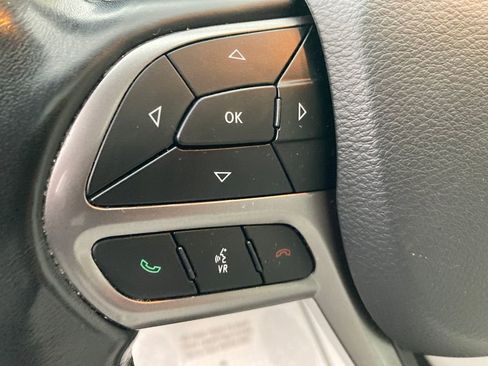 Used 2021 Jeep Cherokee Limited image 35