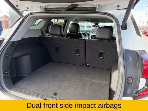 Used 2023 GMC Terrain SLT image 22