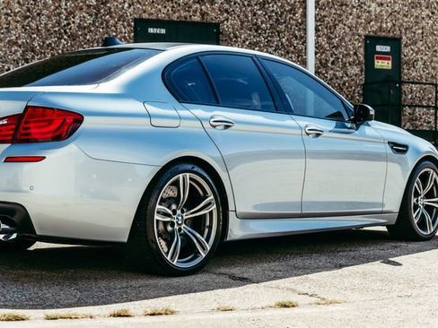 Used 2013 BMW M5 RWD image 54