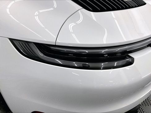 Used 2022 Porsche 911 Carrera RWD image 27