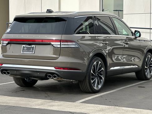 New 2026 Lincoln Aviator Reserve w/ Luxury Package image 3