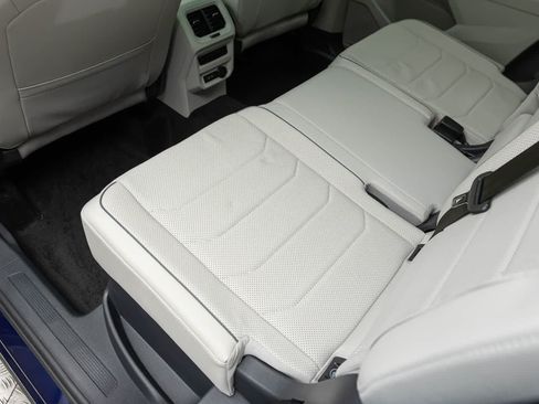Used 2023 Volkswagen Tiguan SEL R-Line AWD/4WD image 38