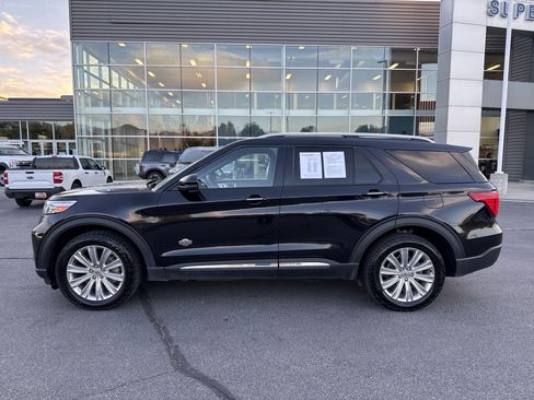 Used 2022 Ford Explorer King Ranch w/ Technology Package image 2