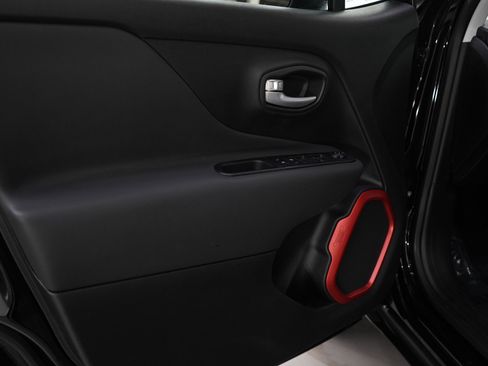 Used 2023 Jeep Renegade Trailhawk image 24