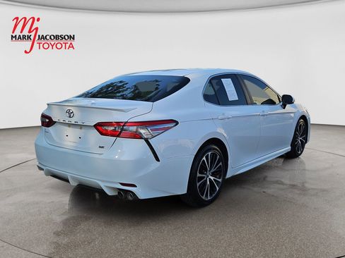 Used 2018 Toyota Camry SE w/ Convenience Package FWD image 5