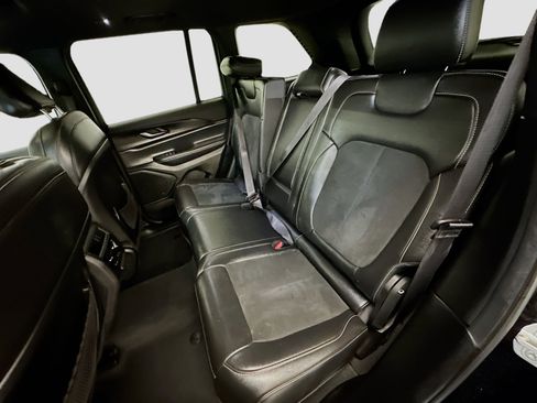 Used 2024 Jeep Grand Cherokee Altitude image 29