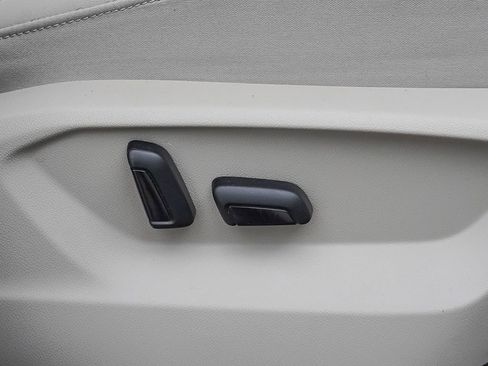 Used 2019 Volkswagen Atlas SEL R-Line AWD/4WD image 34